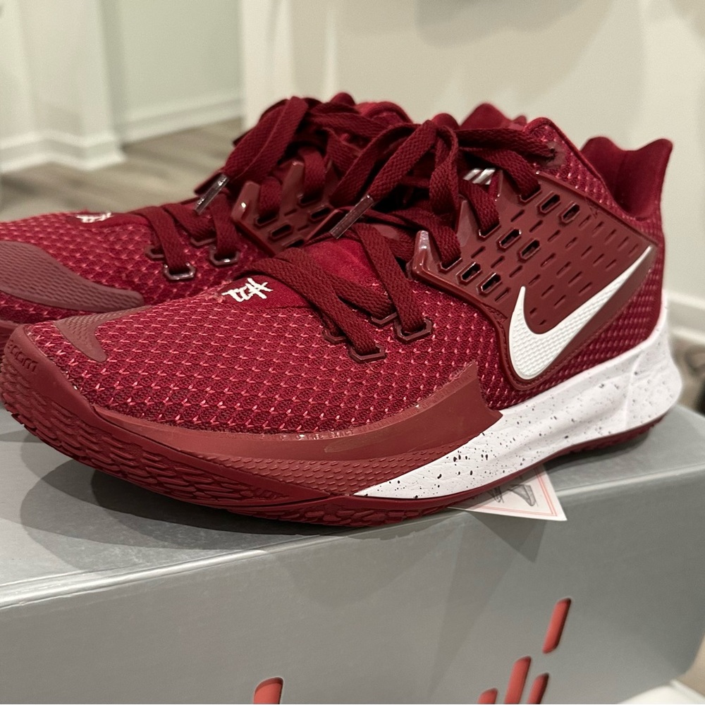 Nike Kyrie 2 Low - USC Trojan MBB player shoes (size 11)